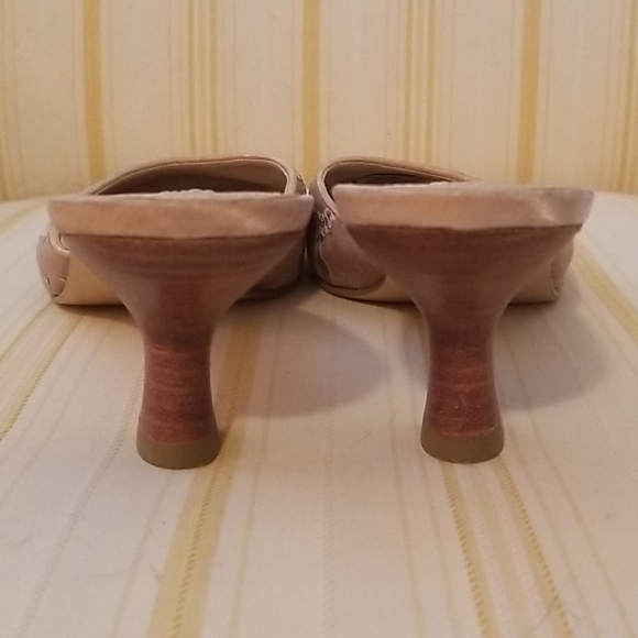 Steve Madden Vilaa Champagne Slide Mules - Picture 3 of 7